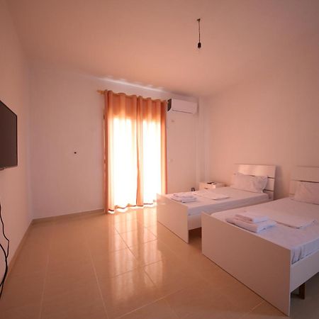 Hotel Andrea Bashuri à Divjake Extérieur photo