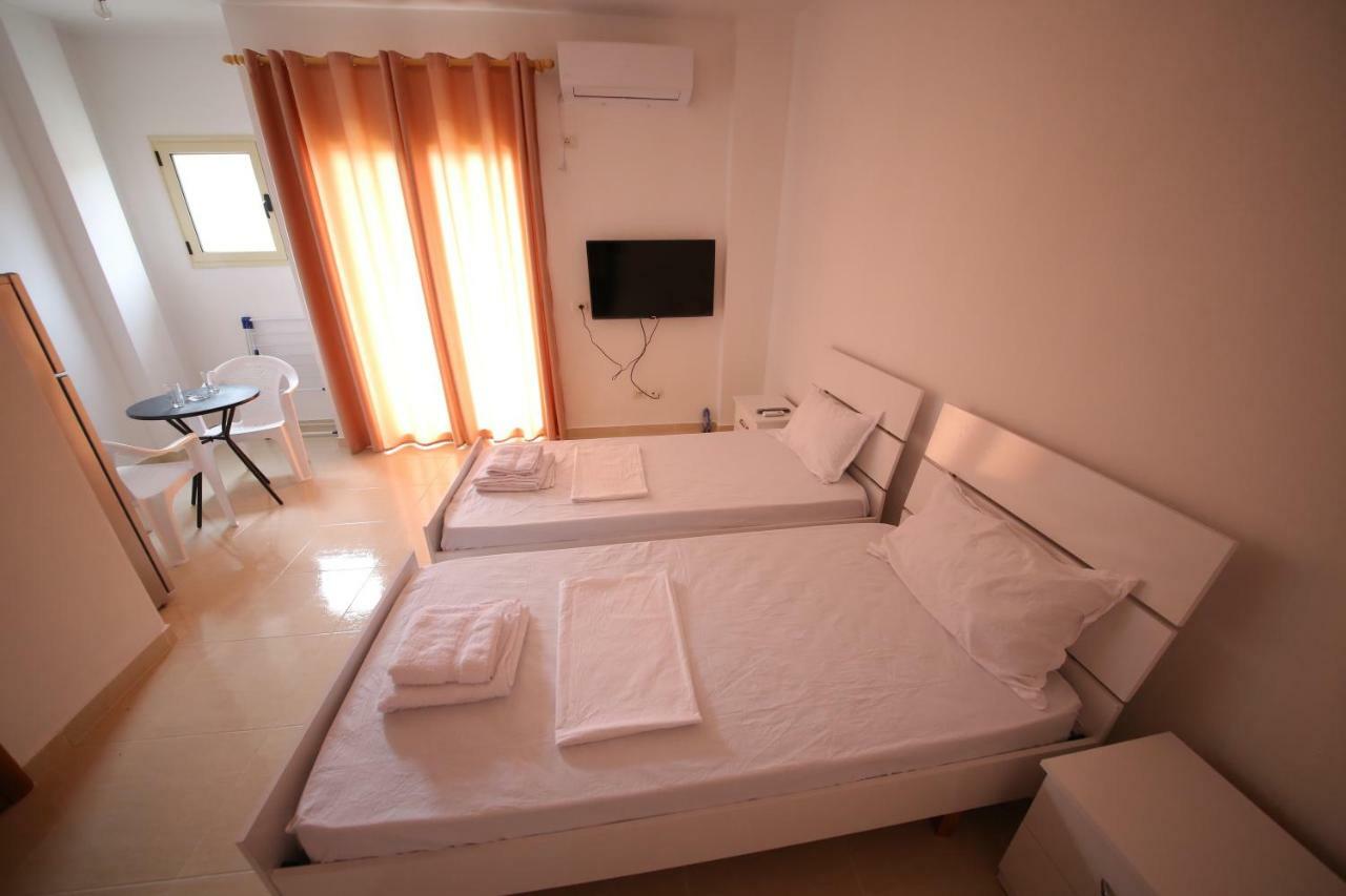 Hotel Andrea Bashuri à Divjake Extérieur photo