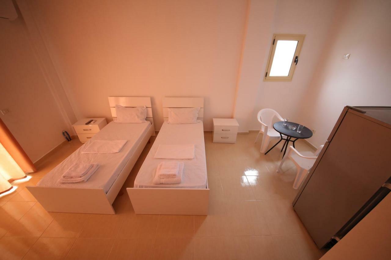 Hotel Andrea Bashuri à Divjake Extérieur photo