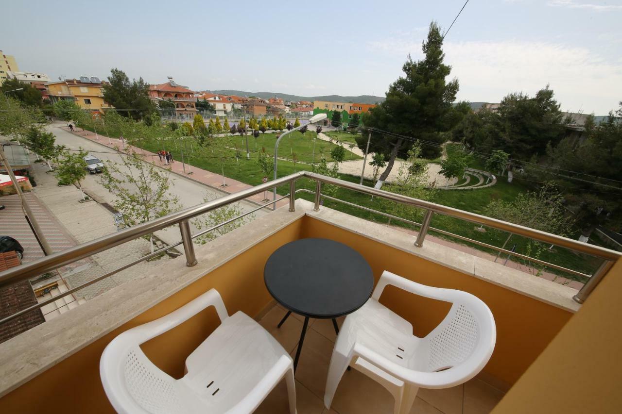 Hotel Andrea Bashuri à Divjake Extérieur photo