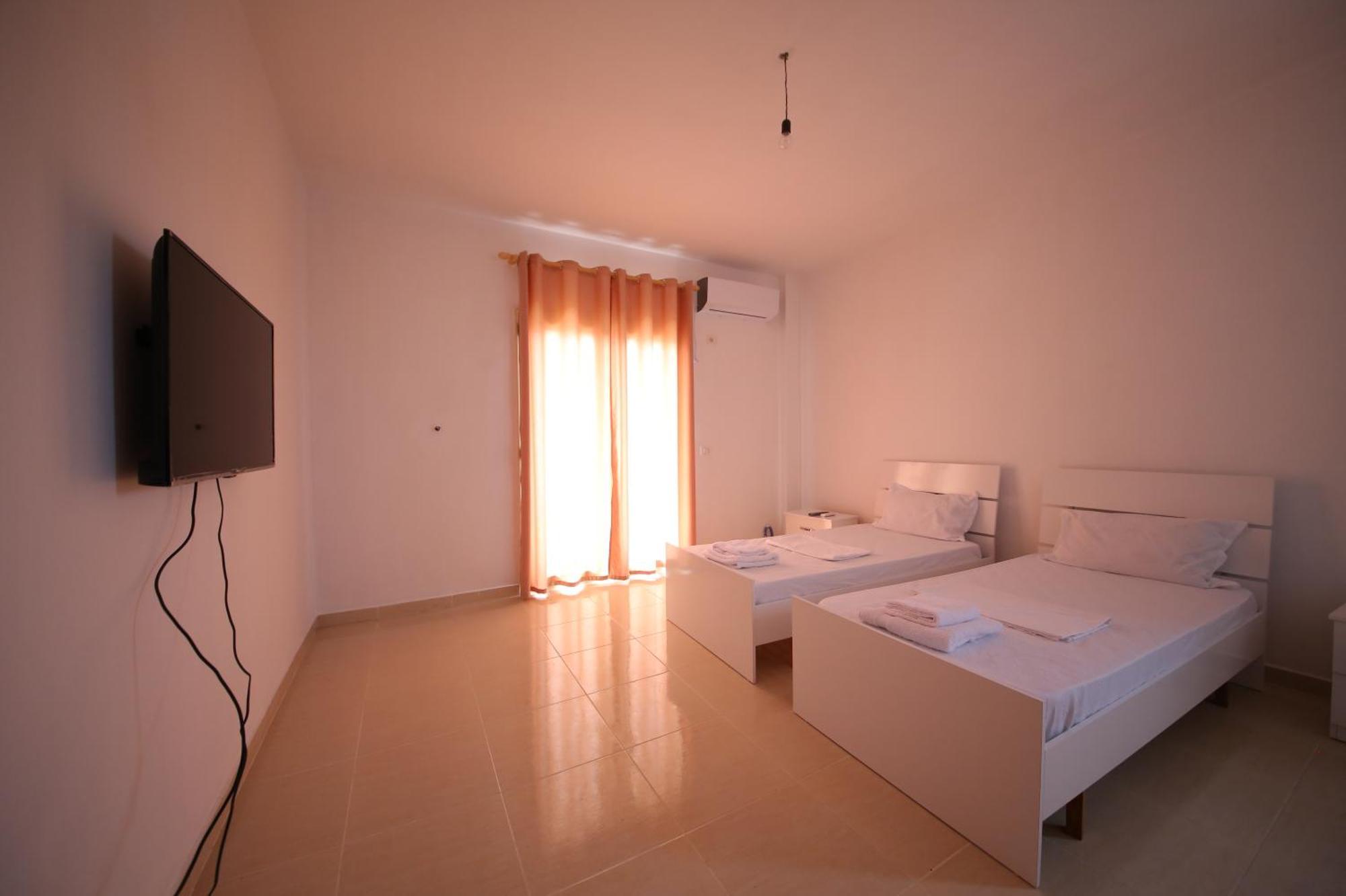 Hotel Andrea Bashuri à Divjake Extérieur photo